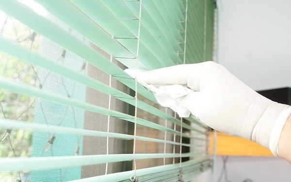 How to clean blinds without removing them from the window