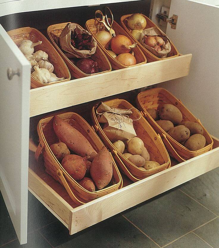 What's the best way to store potatoes in the apartment